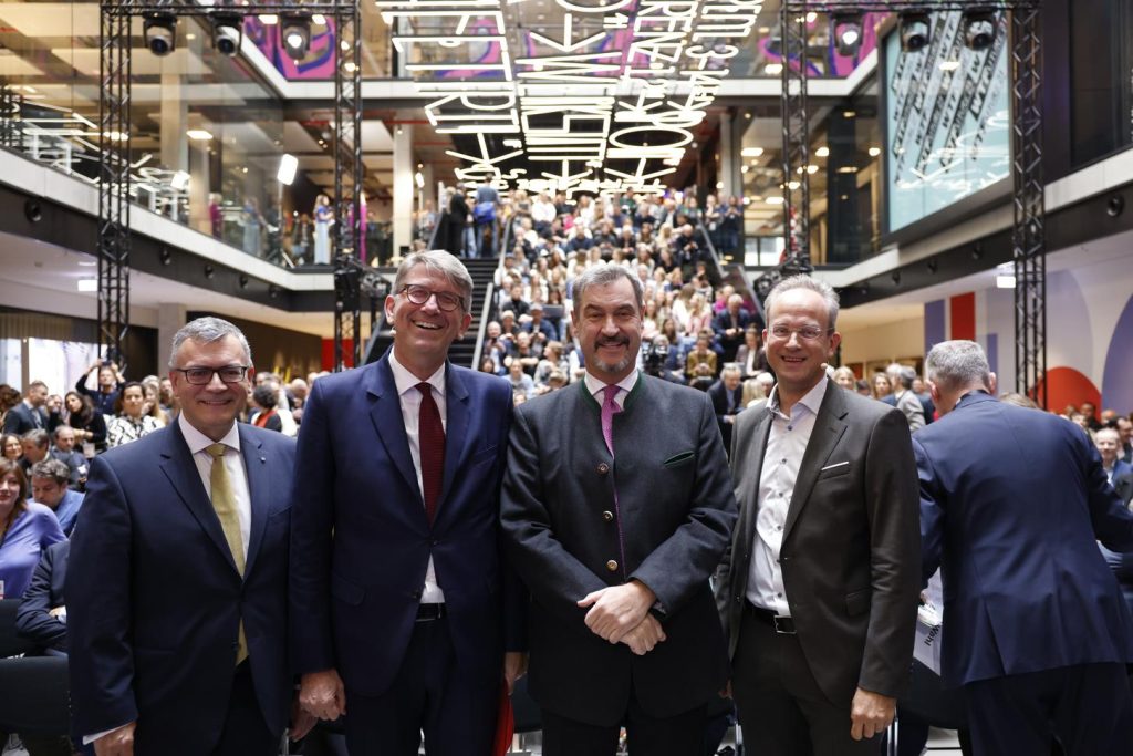 This image has an empty alt attribute; its file name is VS_2424-2-1024x683-2.jpeg